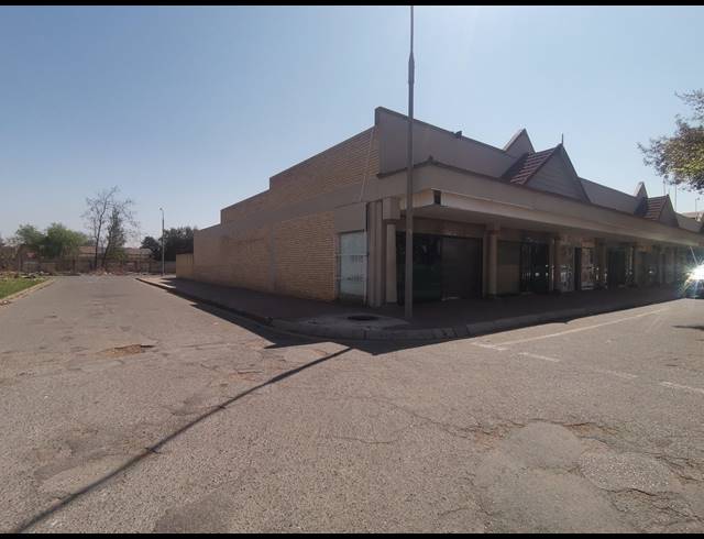 975M² BUSINESS CENTRE FOR SALE IN VANDERBIJLPARK SW 1